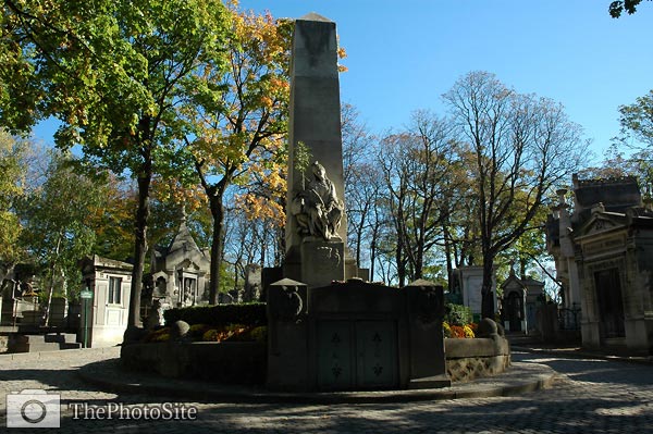 Pere Lachaise graveyard, Paris, France - Click Image to Close