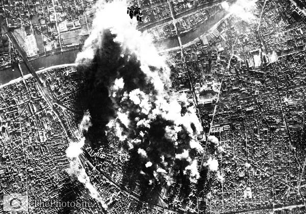 Paris Bombing, WWII - Click Image to Close