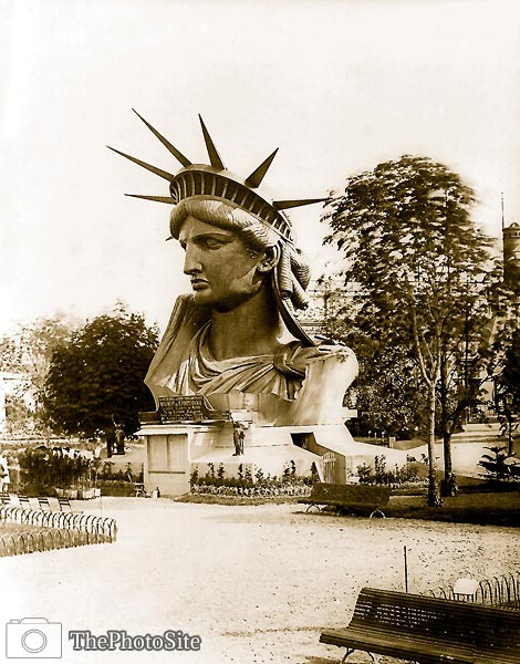Statue of Liberty Head in Paris Park - Click Image to Close
