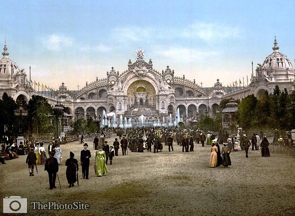 Le Chateau d'eau and plaza, Exposition Universal, 1900, Paris, F - Click Image to Close