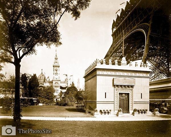 Pavilion of Ecuador and the Pavilion of Brazil Paris Exposition, - Click Image to Close