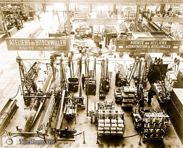 Interior of Gallery of Machines, showing textile machinery, Pari - Click Image to Close