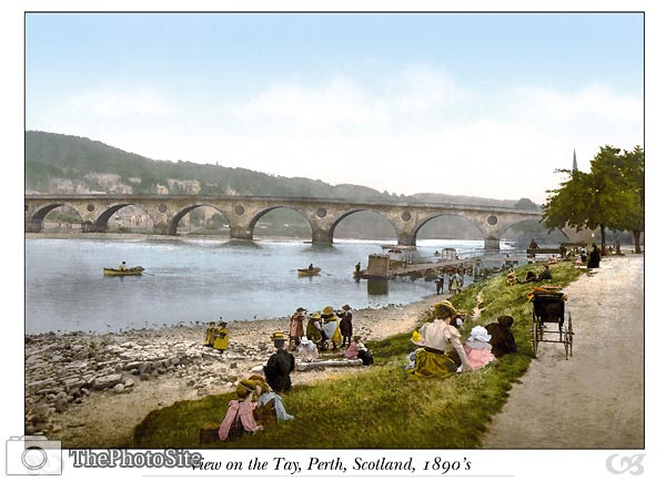 View on the Tay, Perth, Scotland - Click Image to Close