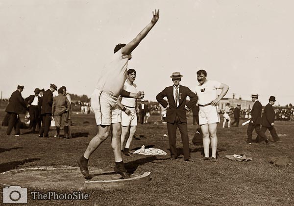 Ralph Rose, hammer-throwing American athelete 1908 - Click Image to Close