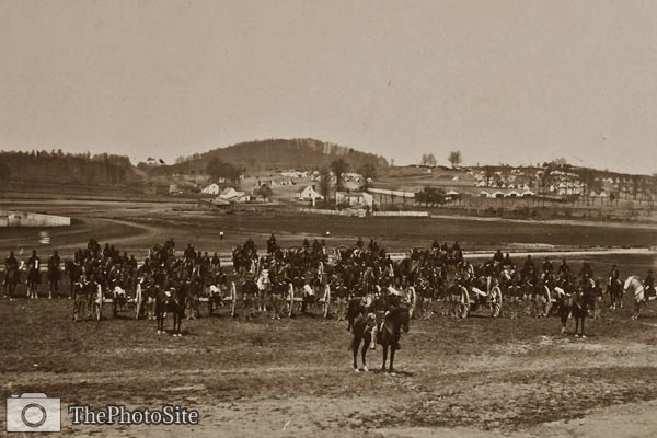 17th New York Battery Artillery Depot, soldiers, horses canons - Click Image to Close