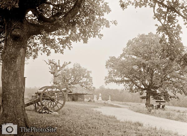 Battle of Chickamauga, Georgia Snodgrass House, canons - Click Image to Close
