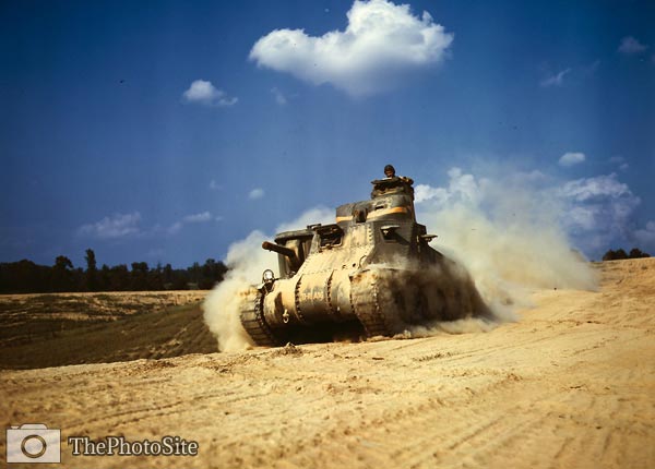 An M-3 tank in action, Fort Knox, Kentucky 1942 - Click Image to Close