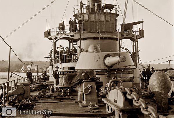On deck, French navy cruiser ship, Amiral Aube - Click Image to Close