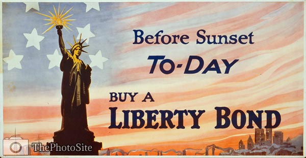 Statue of Liberty - New York harbor and skyline WWI Poster - Click Image to Close