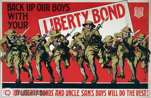 Soldiers running, with rifles and bayonets - World War I Poster - Click Image to Close