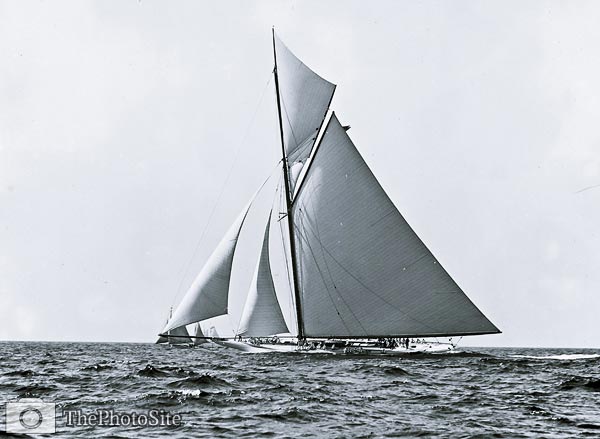 Reliance Yacht before the start 1903, America Cup Race - Click Image to Close