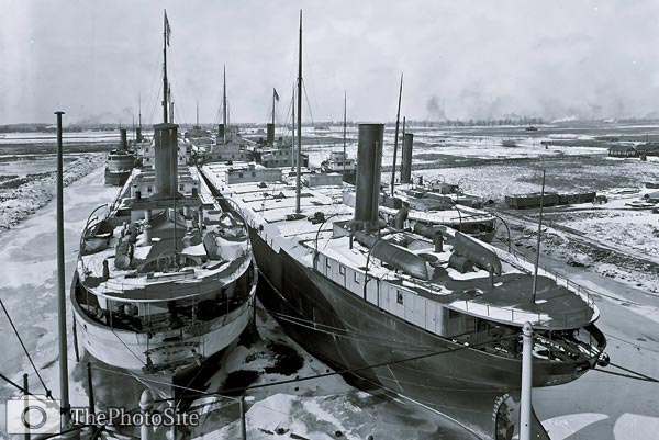 Delaware Freighters in winter quarters 1905 - Click Image to Close