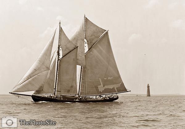 Fishing smacks, James W. Parker Yacht, Fishermen's race 1907 - Click Image to Close