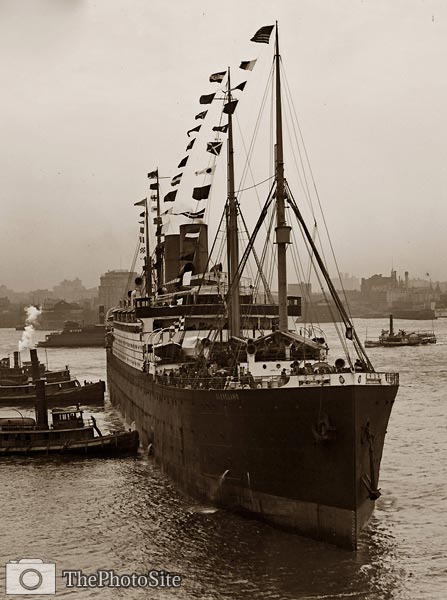 The SS Cleveland steam-powered ship early 1900s - Click Image to Close