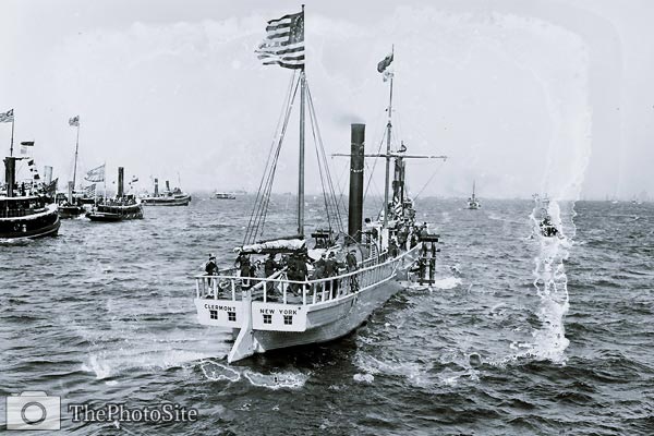 1909 Clermont steamboat replica - Click Image to Close