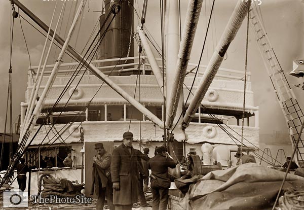 Crew on deck of the Orotava ship - Click Image to Close