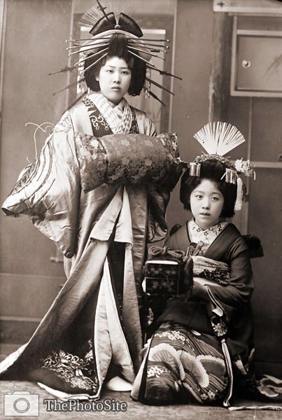 Geisha Girls, Japan - Click Image to Close