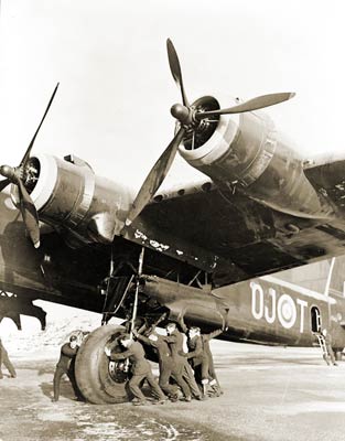 Stirling, 4 engined bomber, 1942