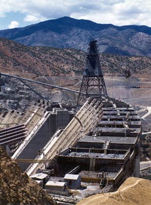 Shasta dam under construction, California