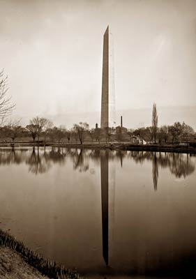 Washington Monument reflecting in water, 1902