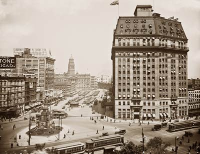 Hotel Pontchartrain and Campus (Cadillac Square)from City Hall