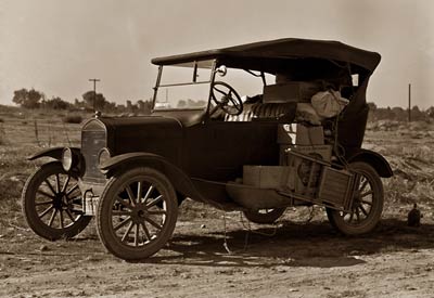 Thousands of families live on wheels. Bakersfield, California 19