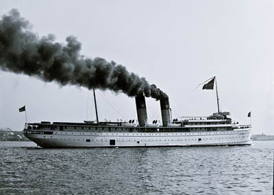 Steamboat Northwest photographed between 1894 and 1910