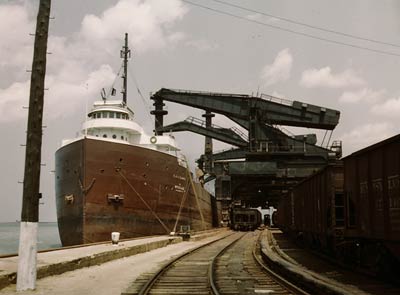 Pennsylvania Railroad ore docks, unloading freighter 1943